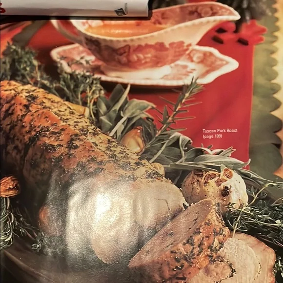 Southern Living Red and Green Kitchen Cookbook - Picture 5 of 9